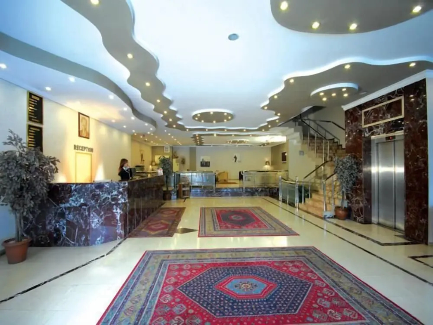 Hotel Ayata
