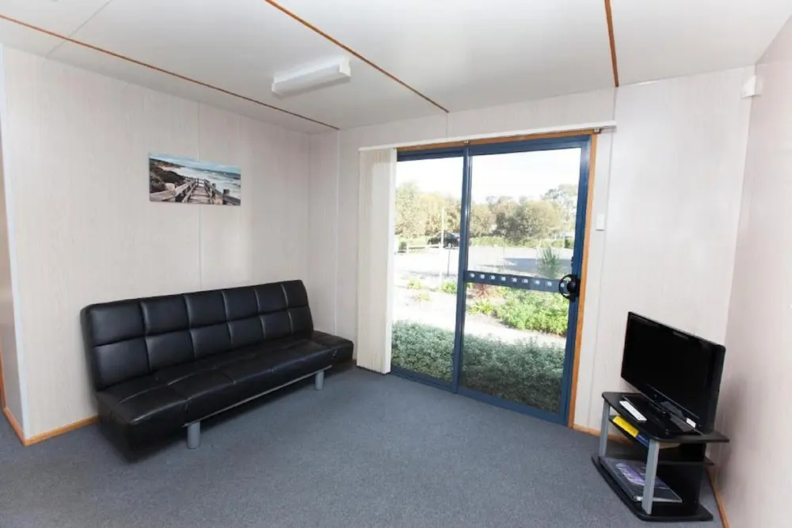 Seven Mile Beach Cabin and Caravan Park