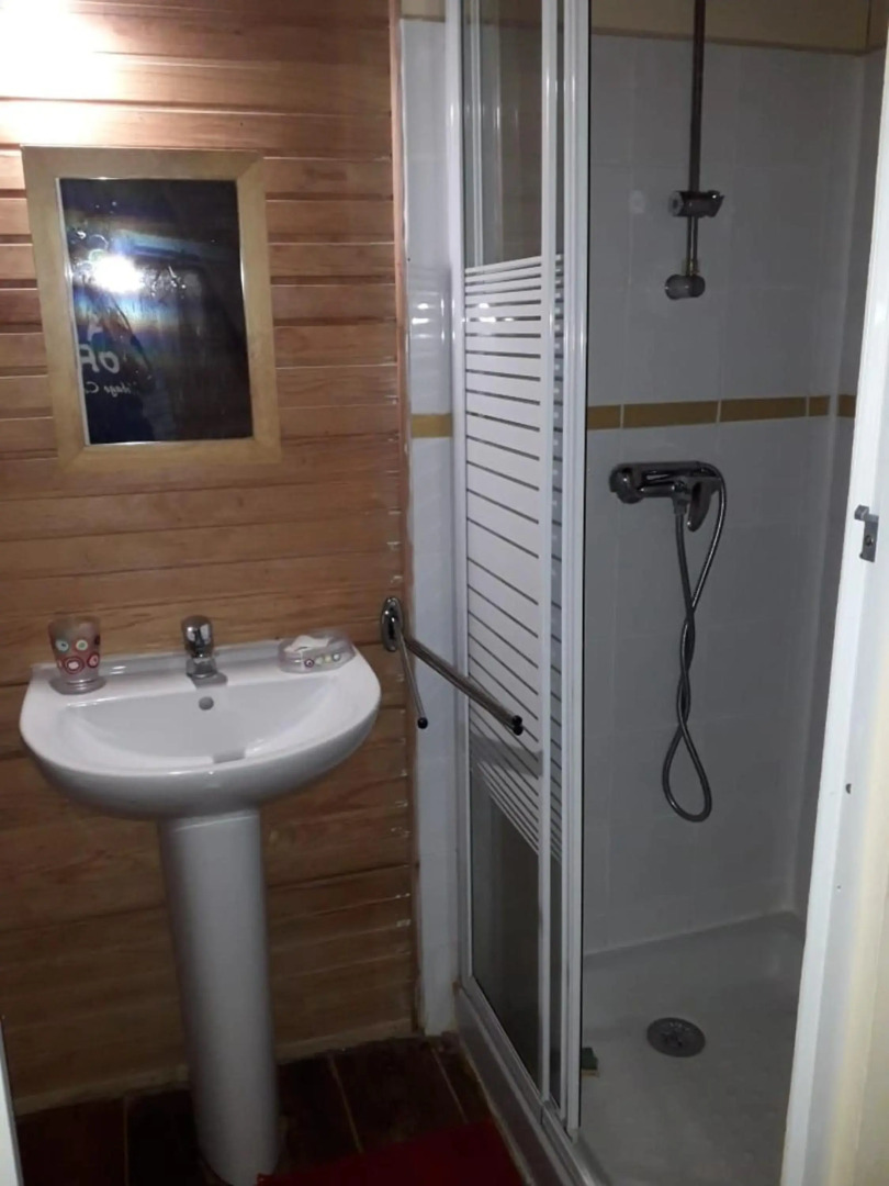 Bungalow de 2 chambres avec piscine partagee jardin amenage et wifi a Le Robert