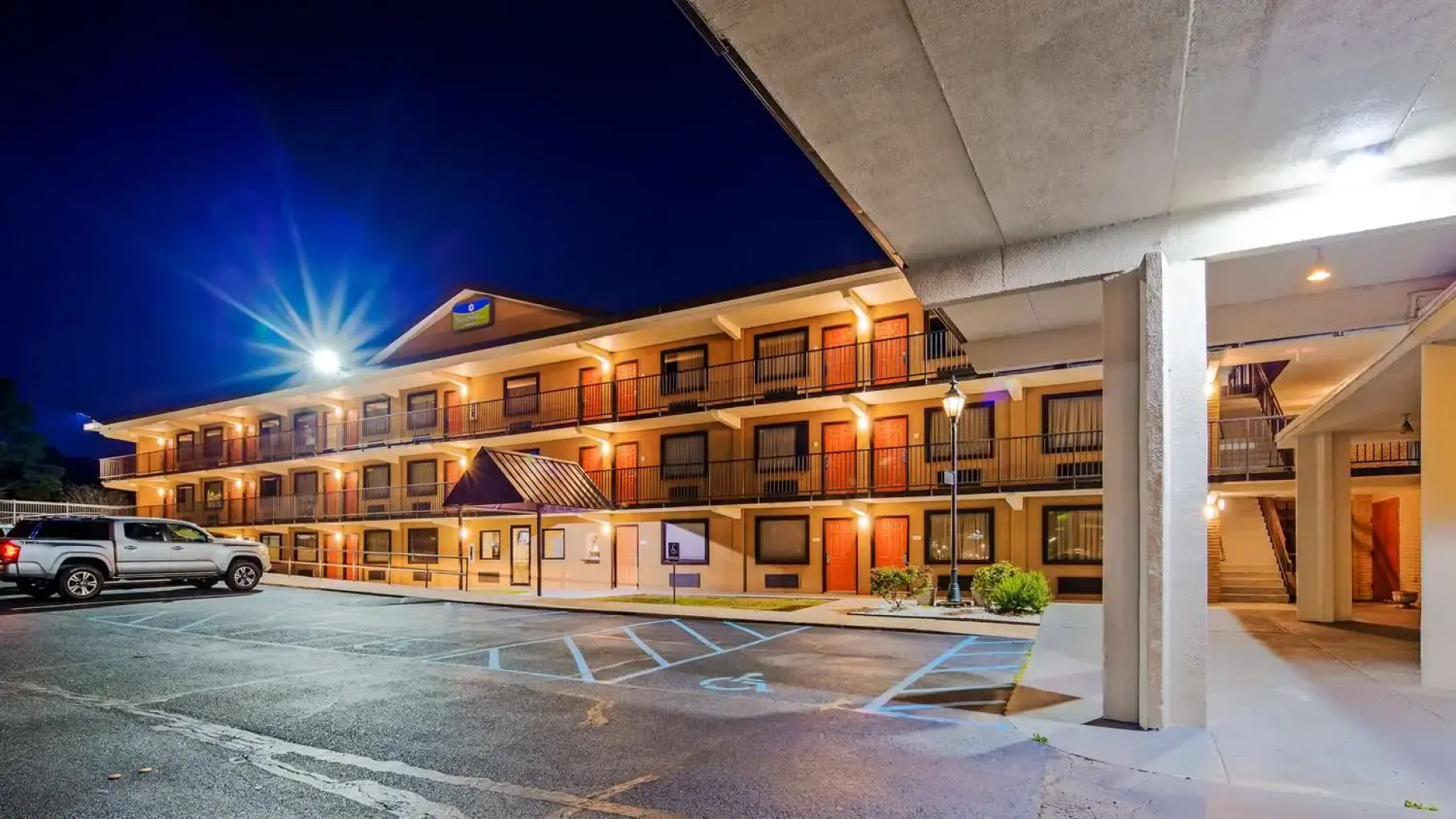 Rodeway Inn & Suites