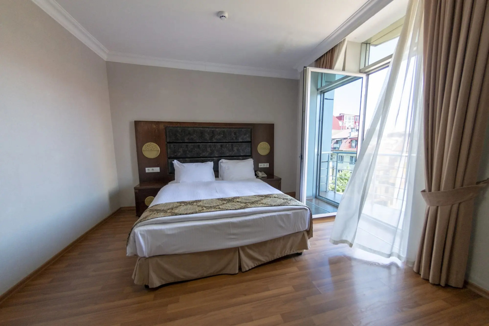 Отель Era Palace