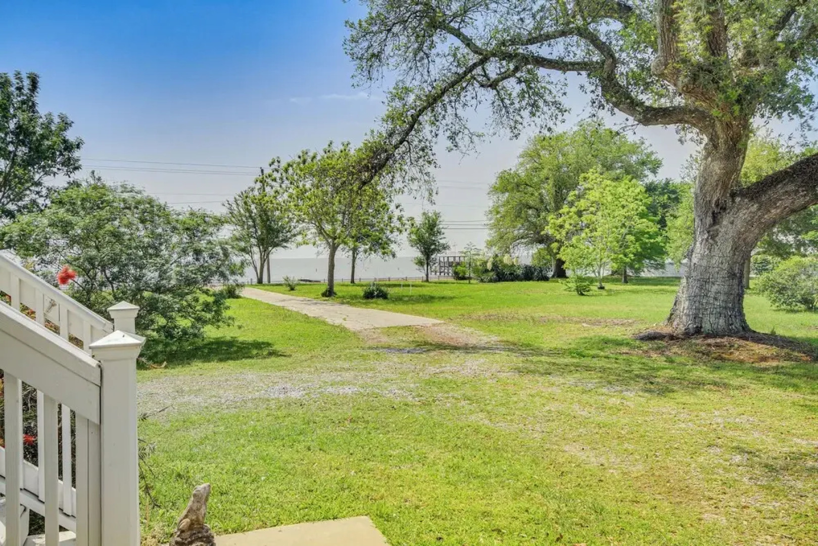 Waveland Vacation Rental - Walk to the Beach!