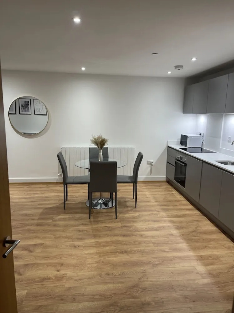 Spacious 2-bed Apartment in Whyteleafe