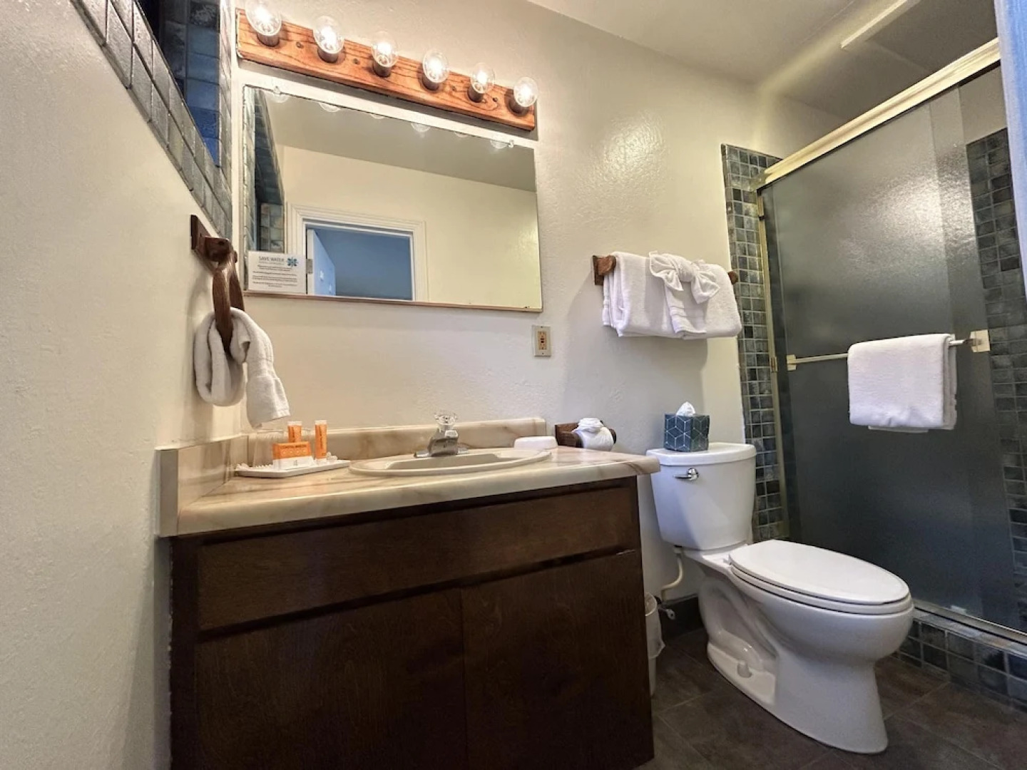 Ocean Cove Lodge Bar & Grill