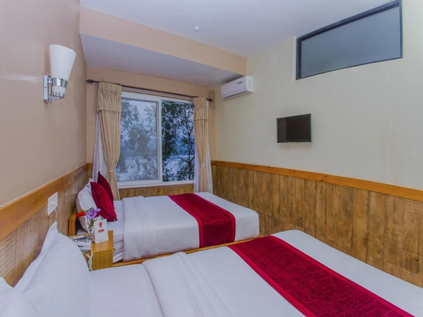 OYO 220 Grand Shivalaya Hotel And Restro