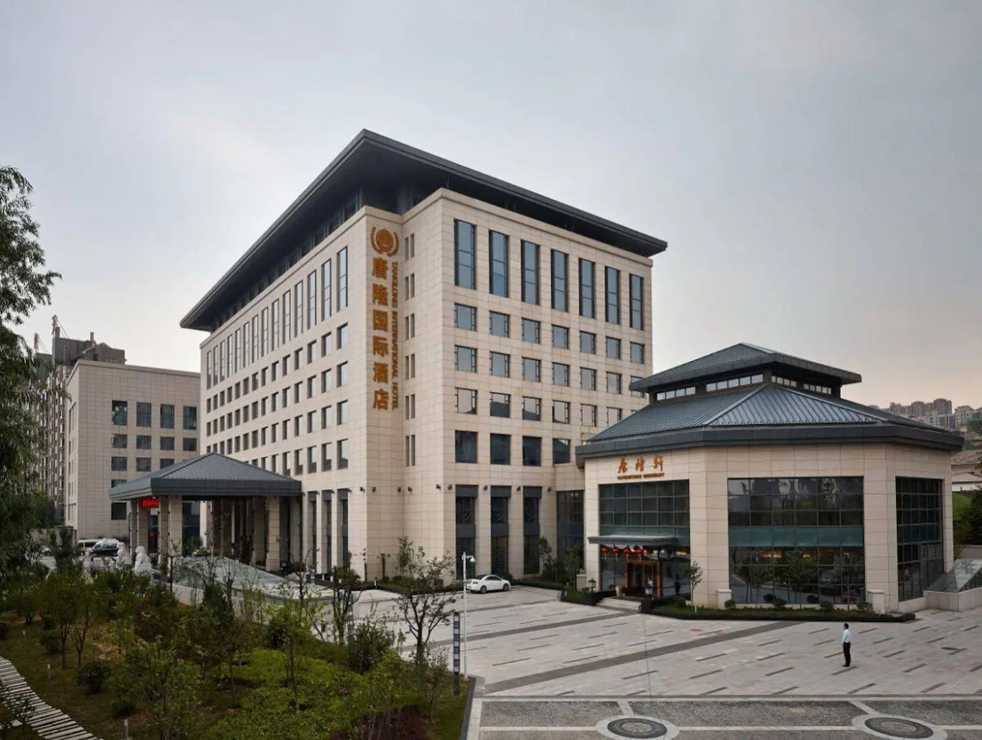 Tanglong International Hotel