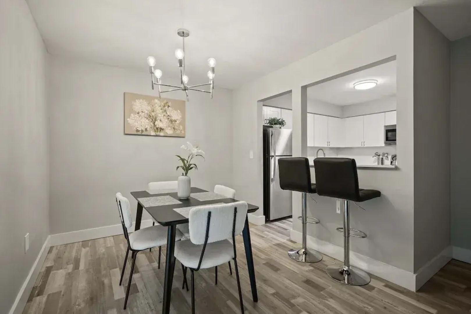 Beautiful 2BR 2BA Apartment With Modern Design