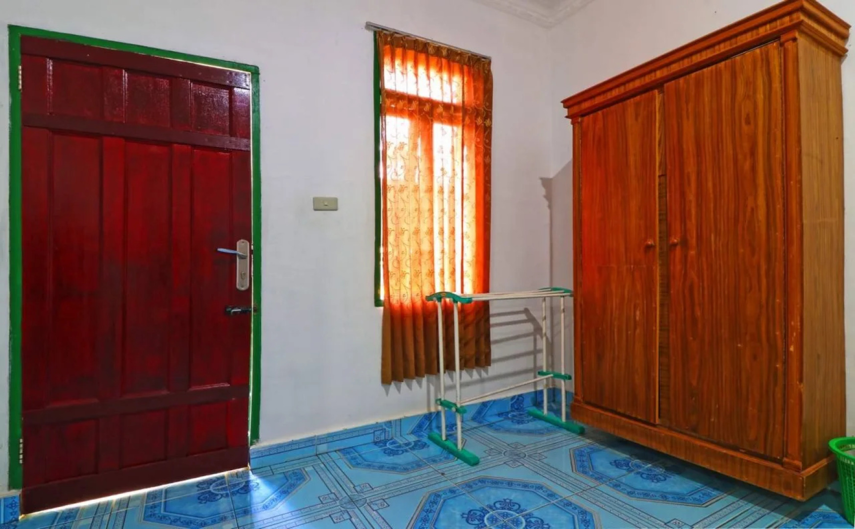 Hotel Rembulan & Karaoke