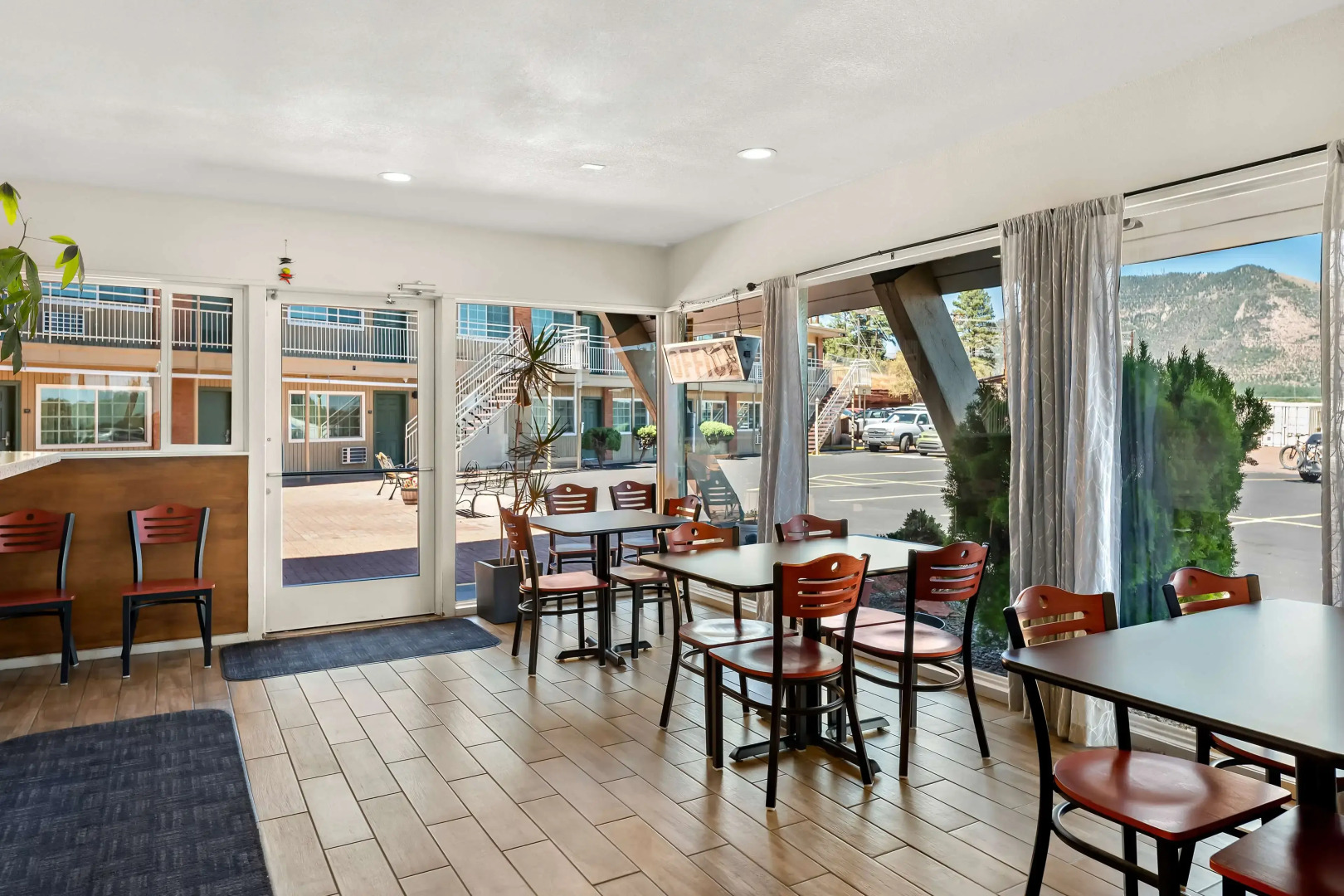 Americas Best Value Inn & Suites Flagstaff