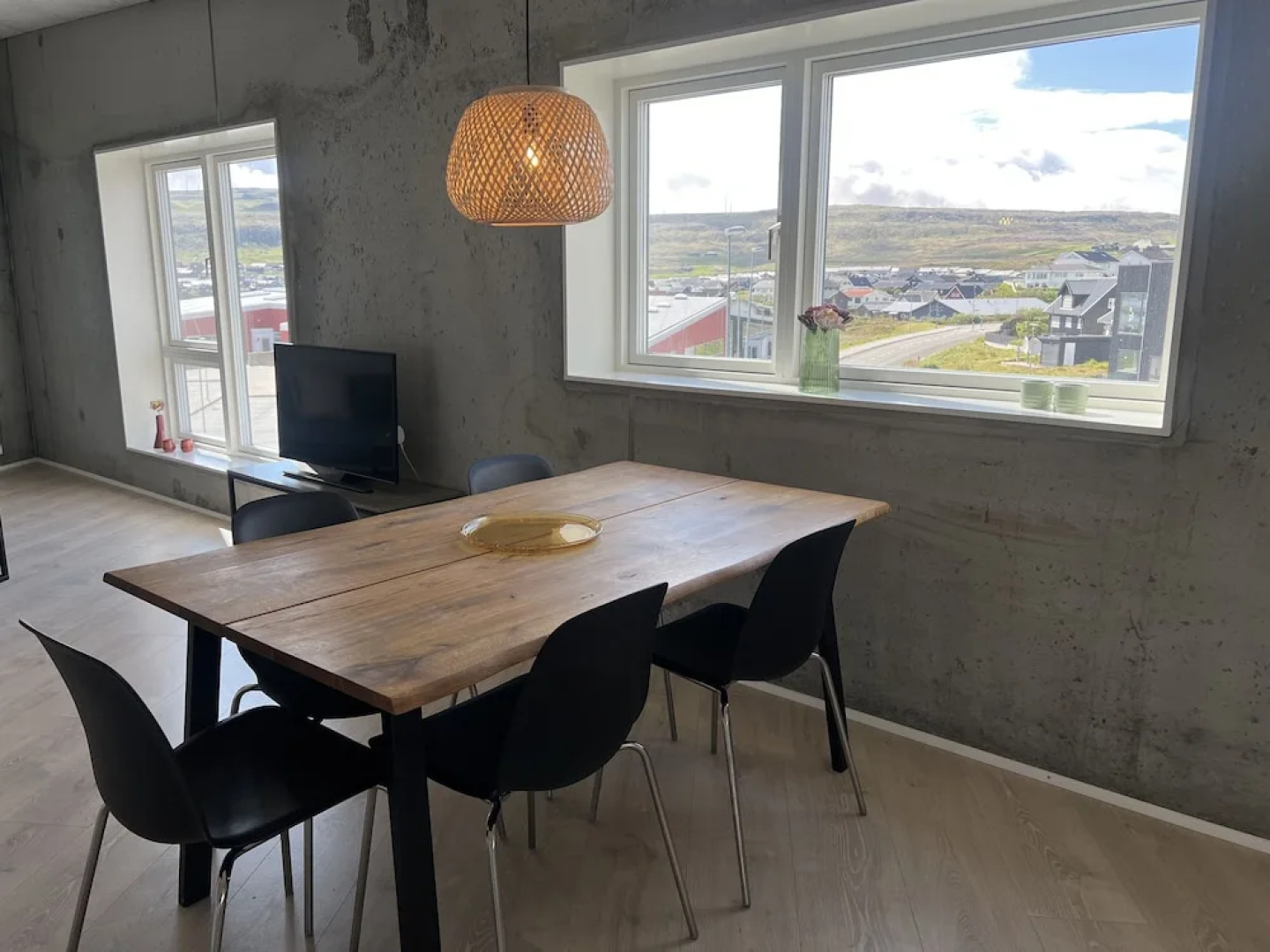 New 2 Br Apt | Ocean View