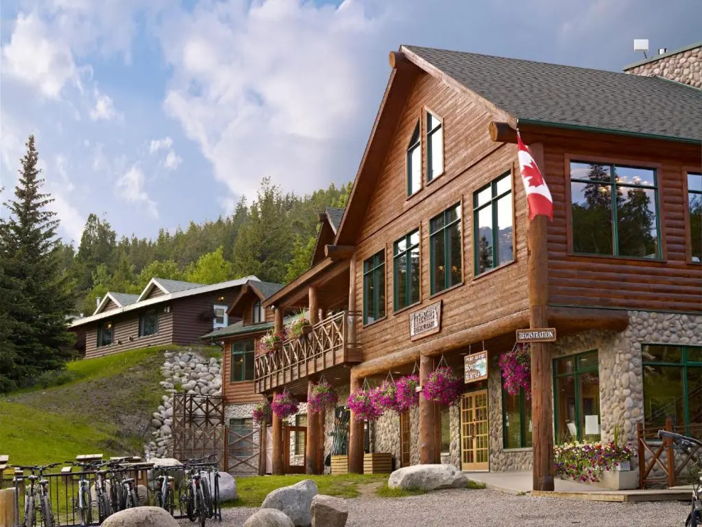 Pyramid Lake Lodge