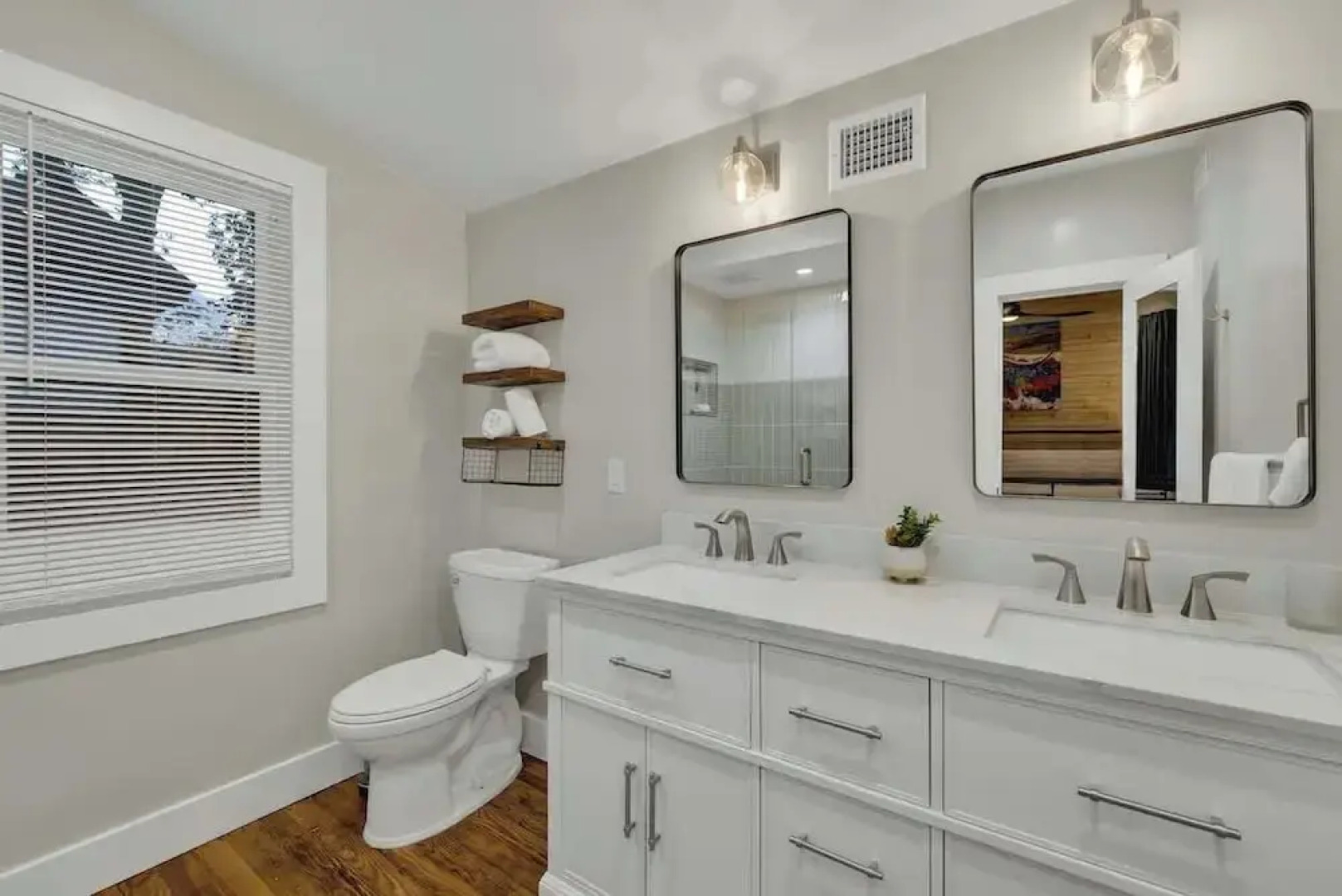 Tolle Haus: W/pool & Firepit-walk to Schlitterbahn, Comal Chutes & Downtown!