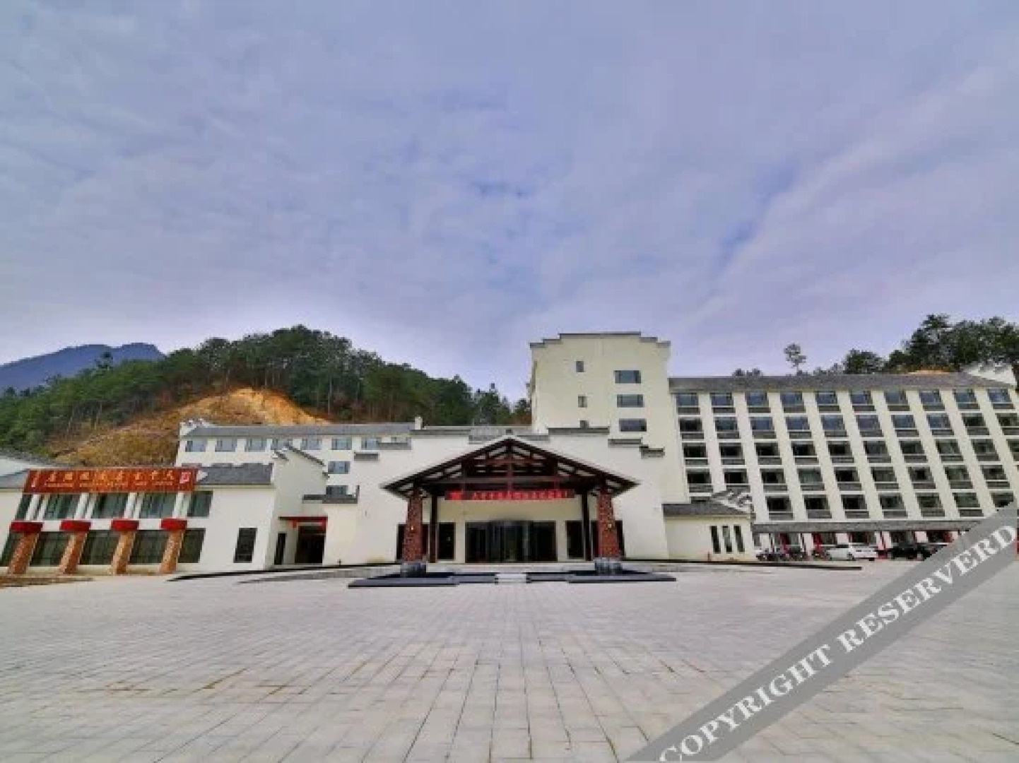 Tiantang Guzhai Holiday Hotel