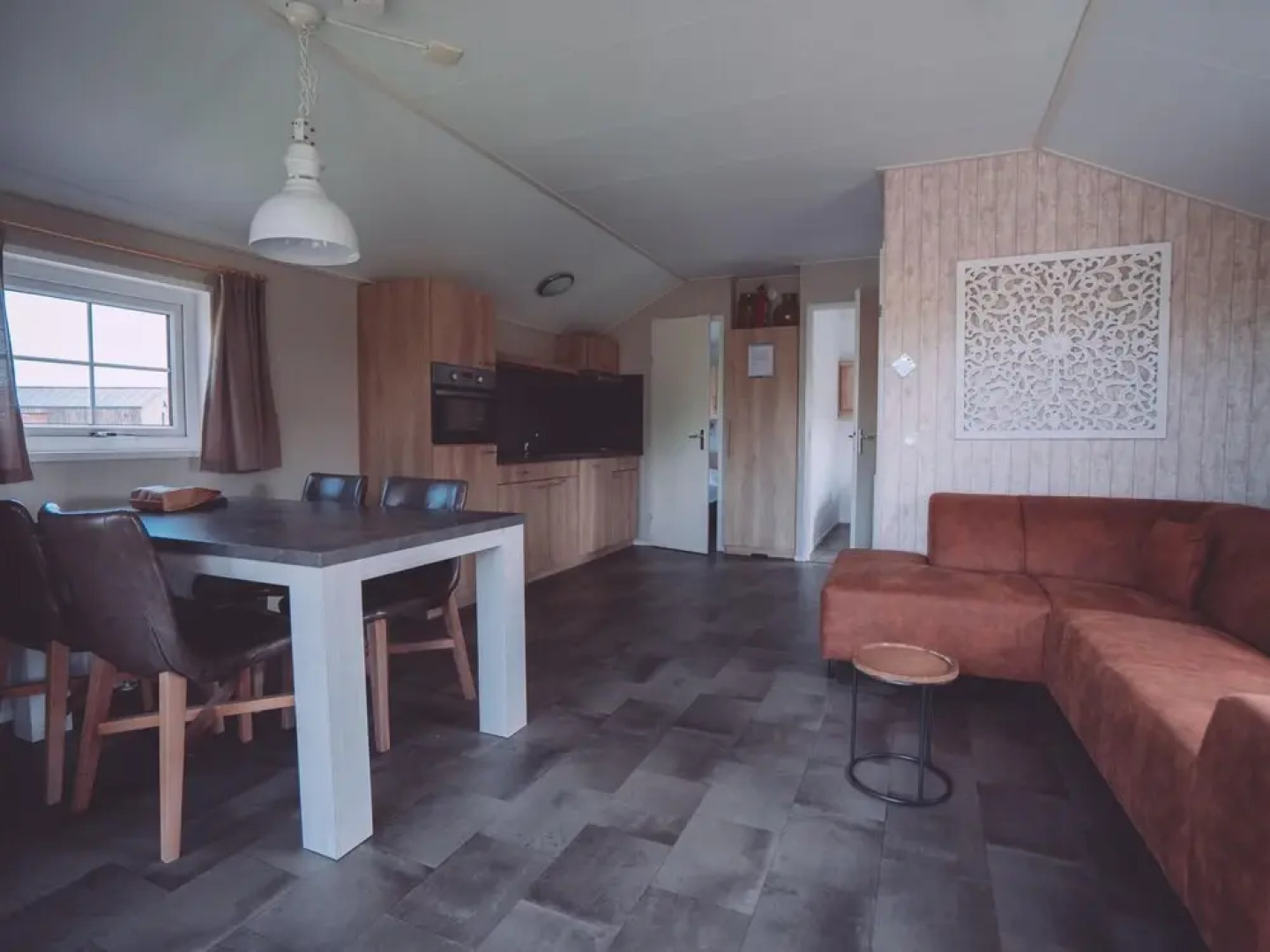 Pondside Stay w/ Kitchen