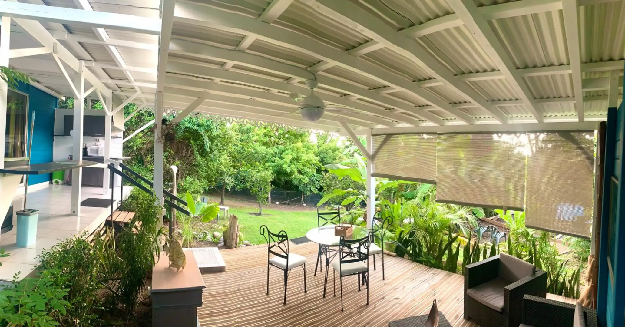 LODGE PAMPLEMOUSSE avec PISCINE privative , dans parc calme à 500 m plage