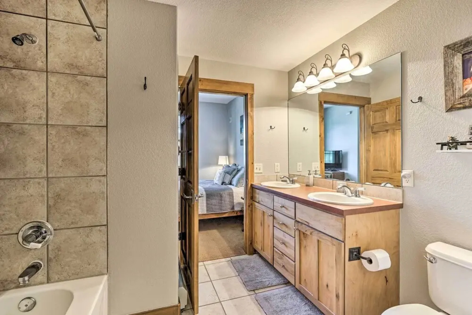 Idyllic Condo w/ Grill < 1 Mi to Granby Ranch