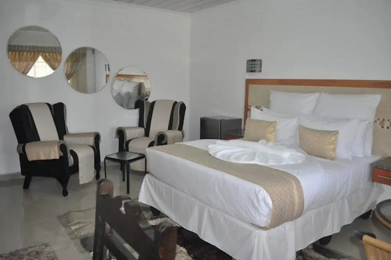 Crown Guest Lodge