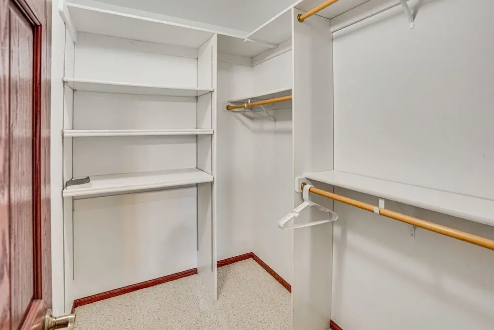 Family Vacation Rental Home ~ 1 Mi to Okabena Lake