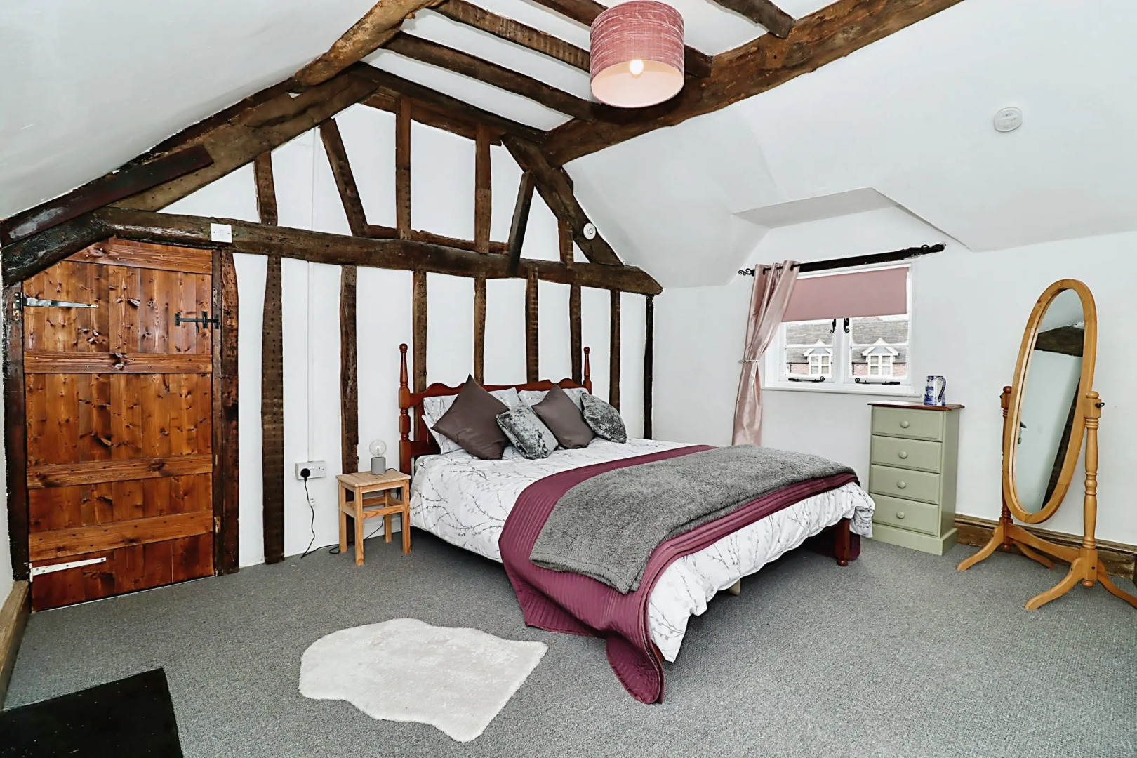 2 Bed Cottage Beautiful Setting Walk to Ironbridge