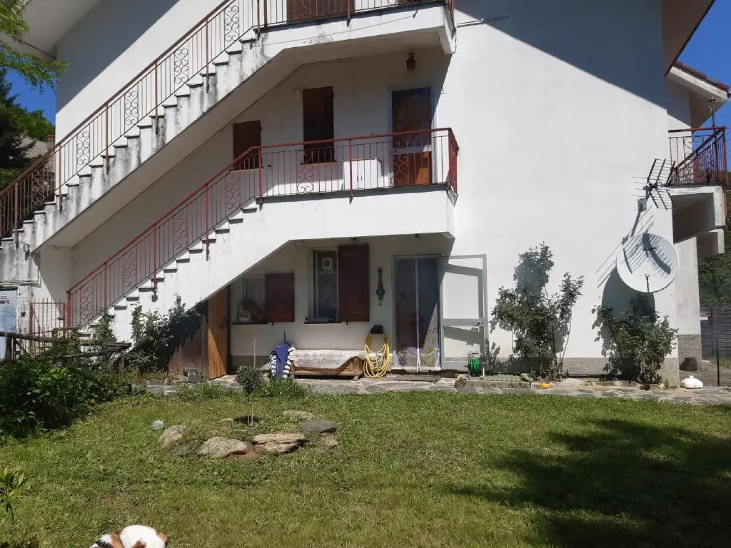 Appartamento rustico in collina con ampio giardino