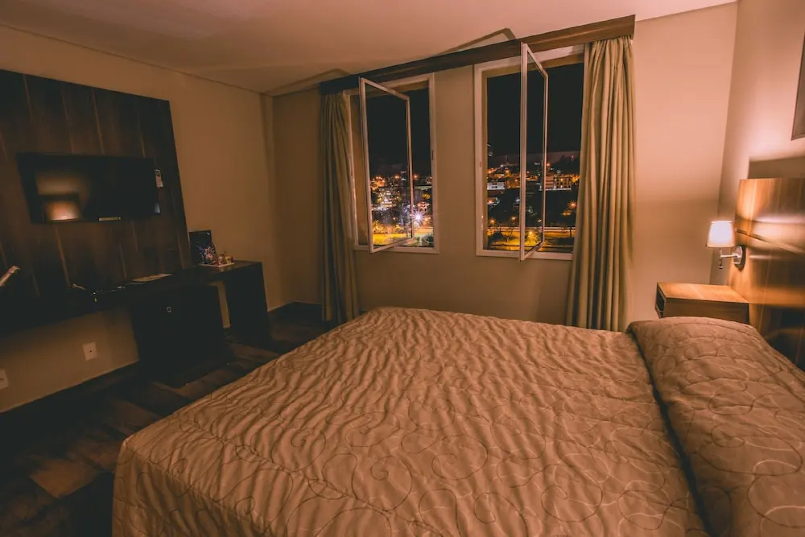 Prado Hotel Business