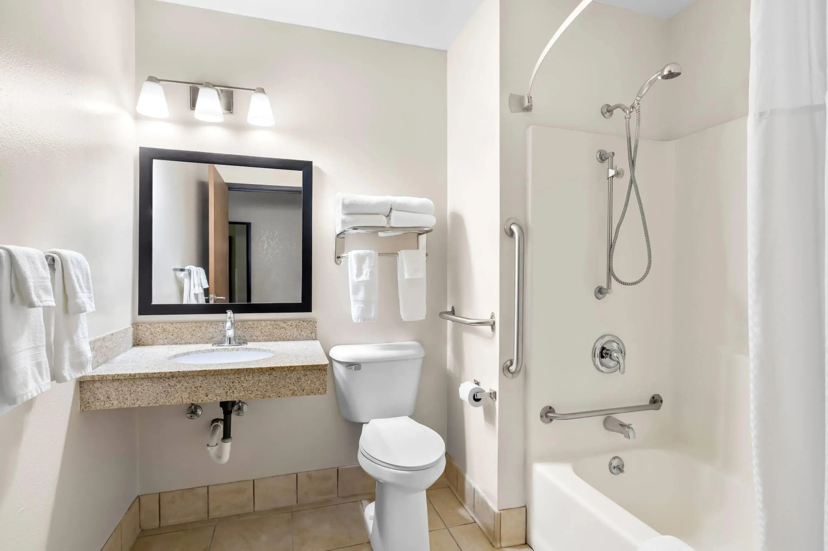 Super 8 by Wyndham La Crosse