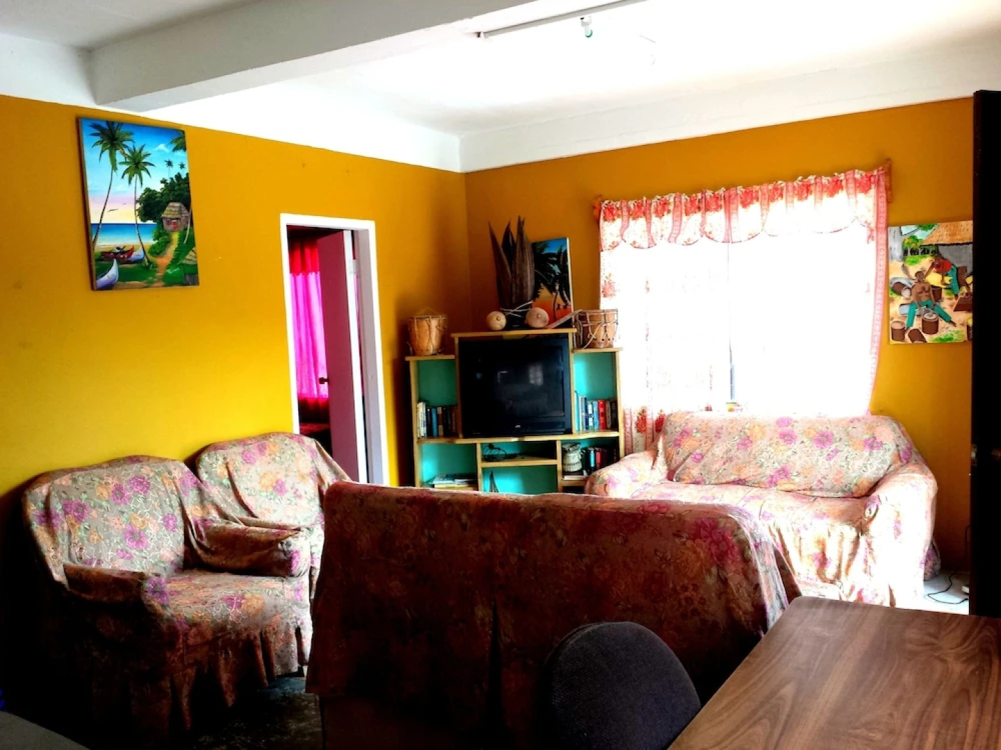 Belize Cultural Adventure Guesthouse