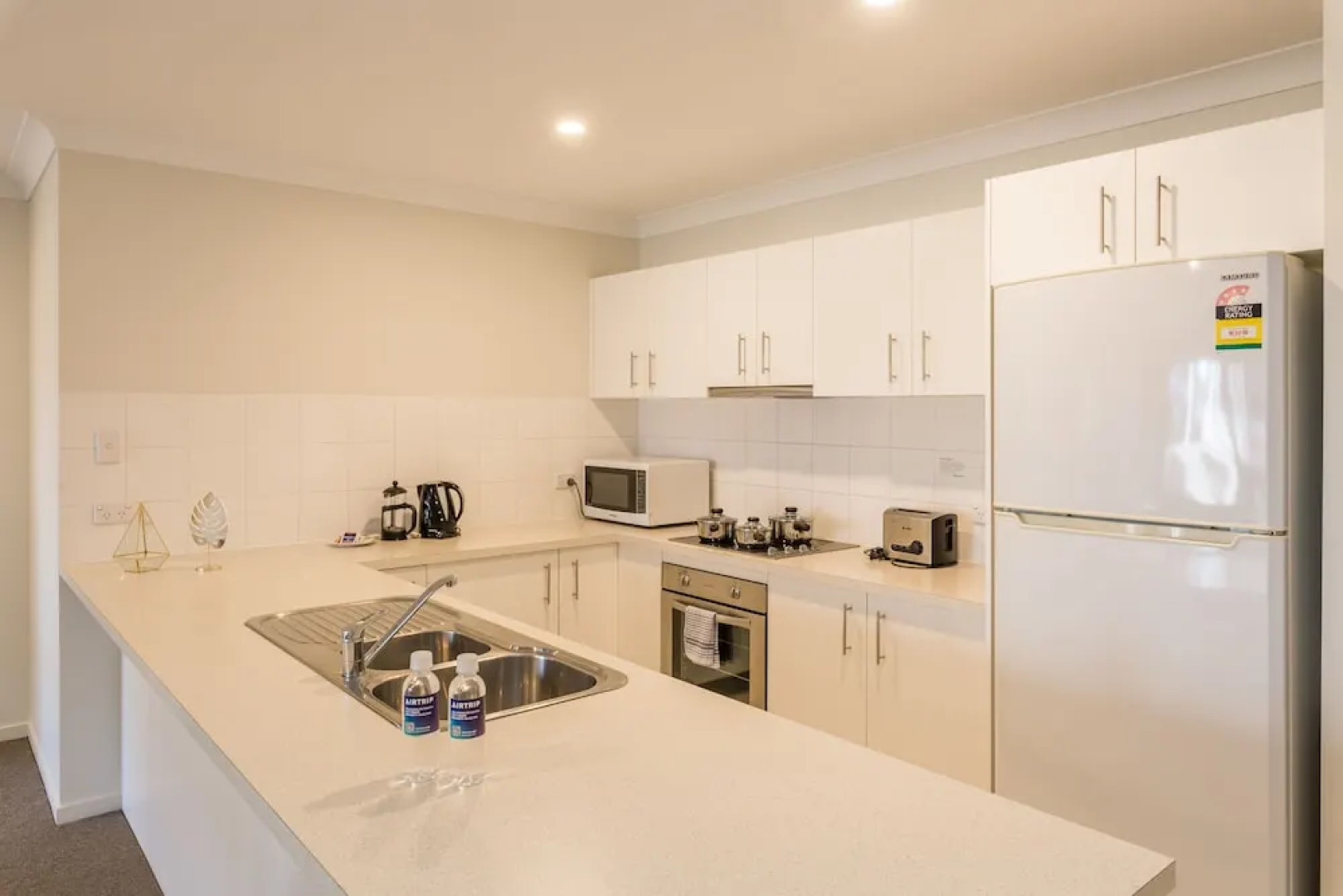 Airtrip Apartment on Russell St