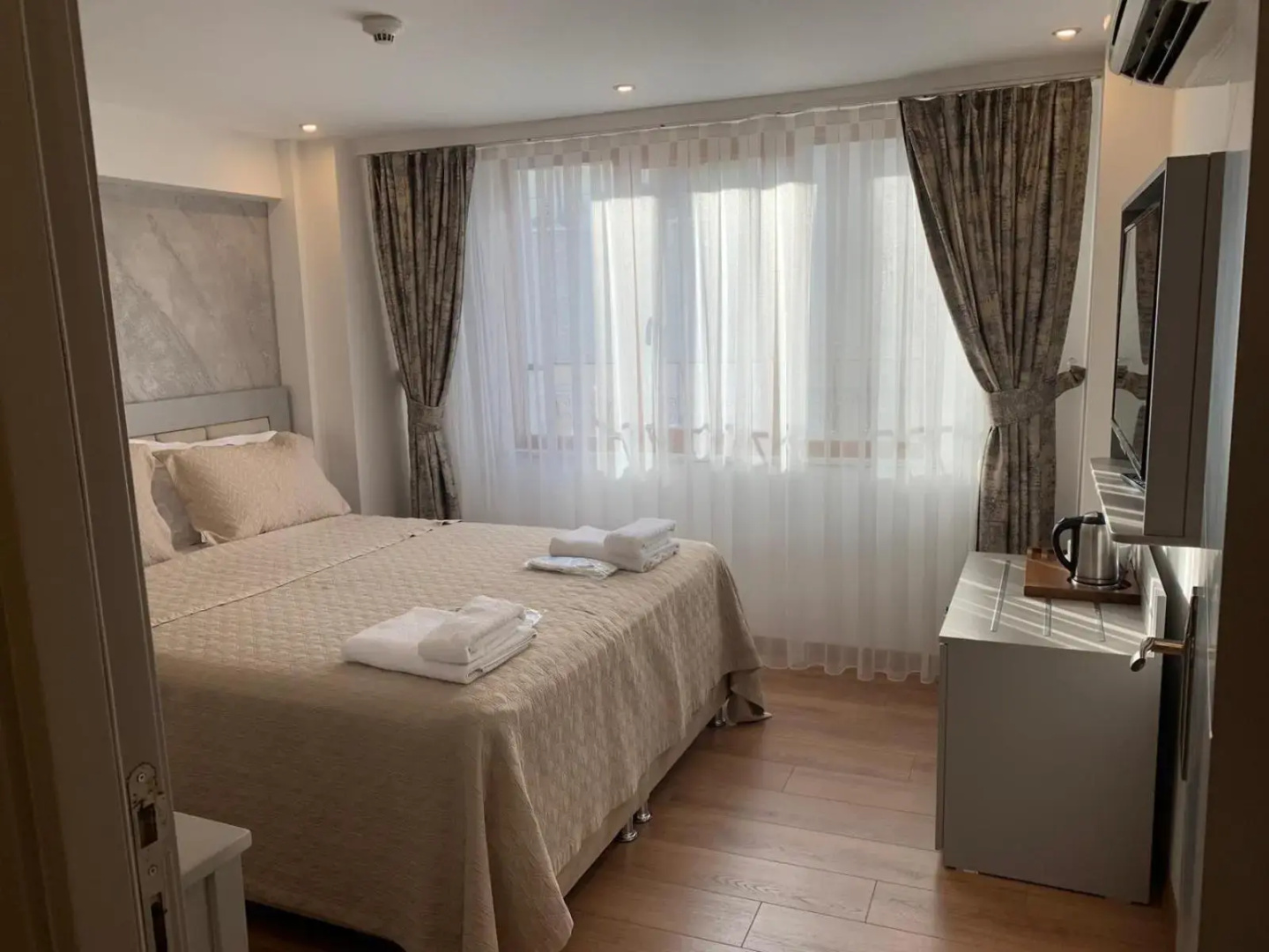 Regency World Suite