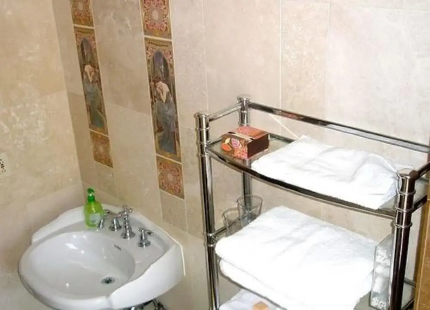 Mozart Guest House Seattle Bed and Breakfast