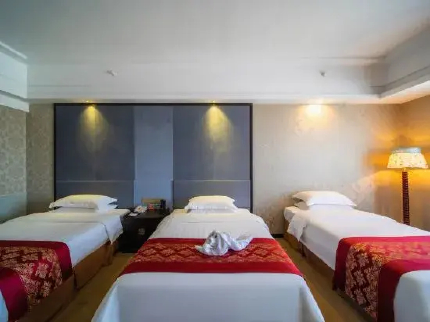 Zhangjiajie World Water Four Seasons International Hotel