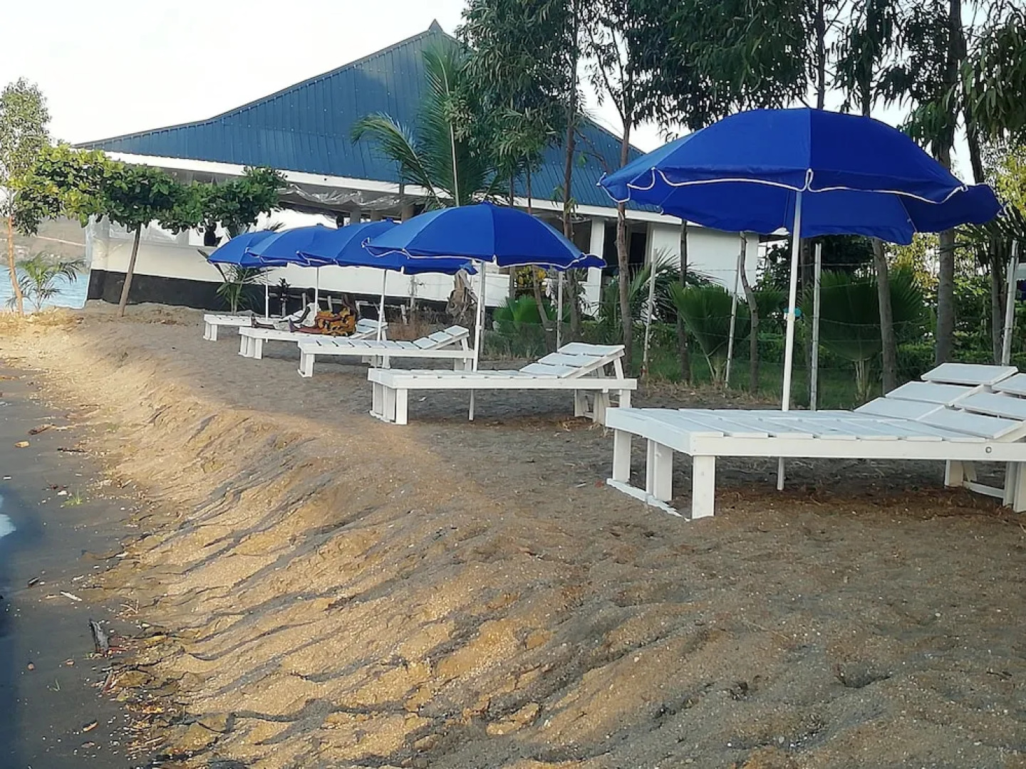 White Stone Beach Resort