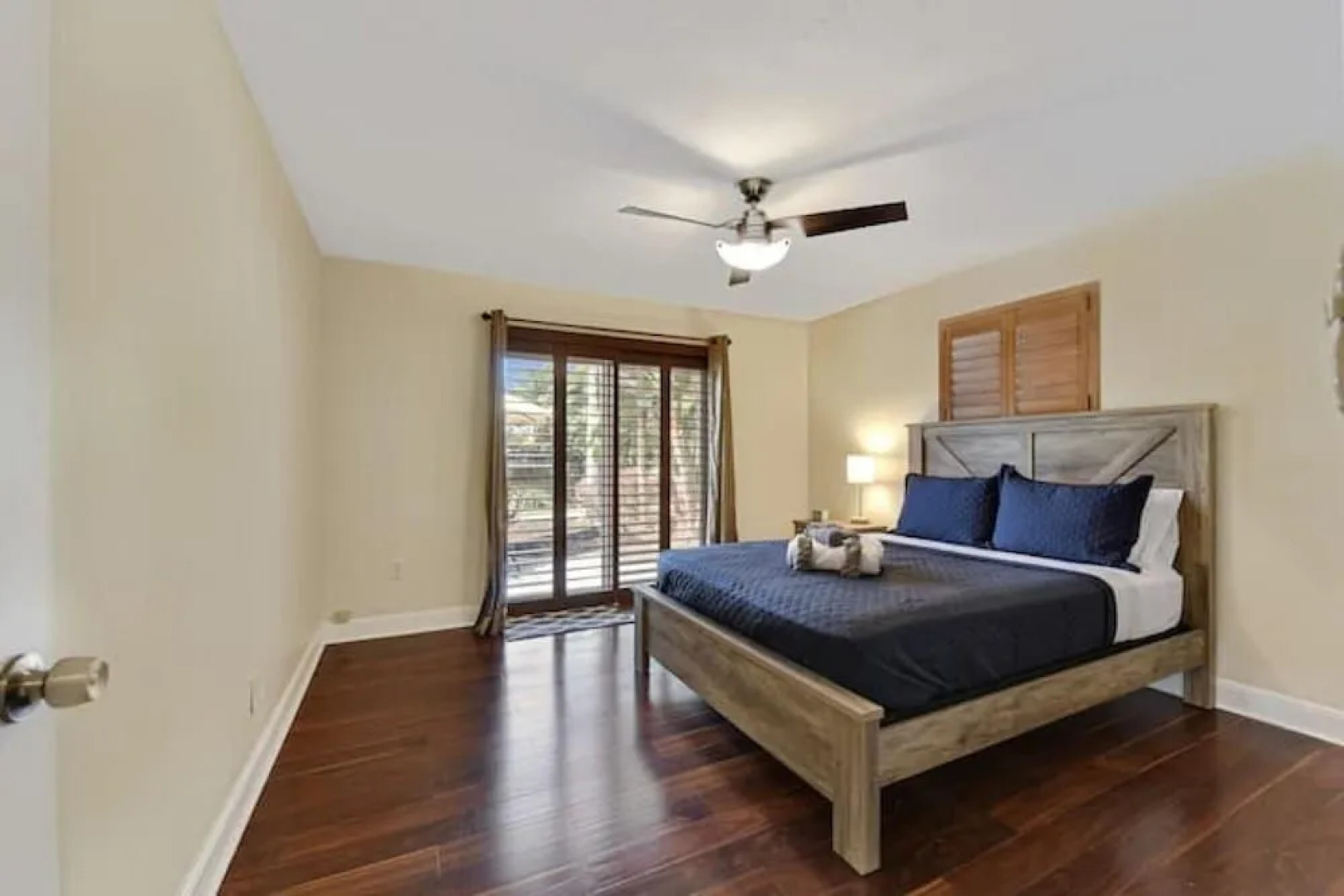 Beautiful pool property with woffice