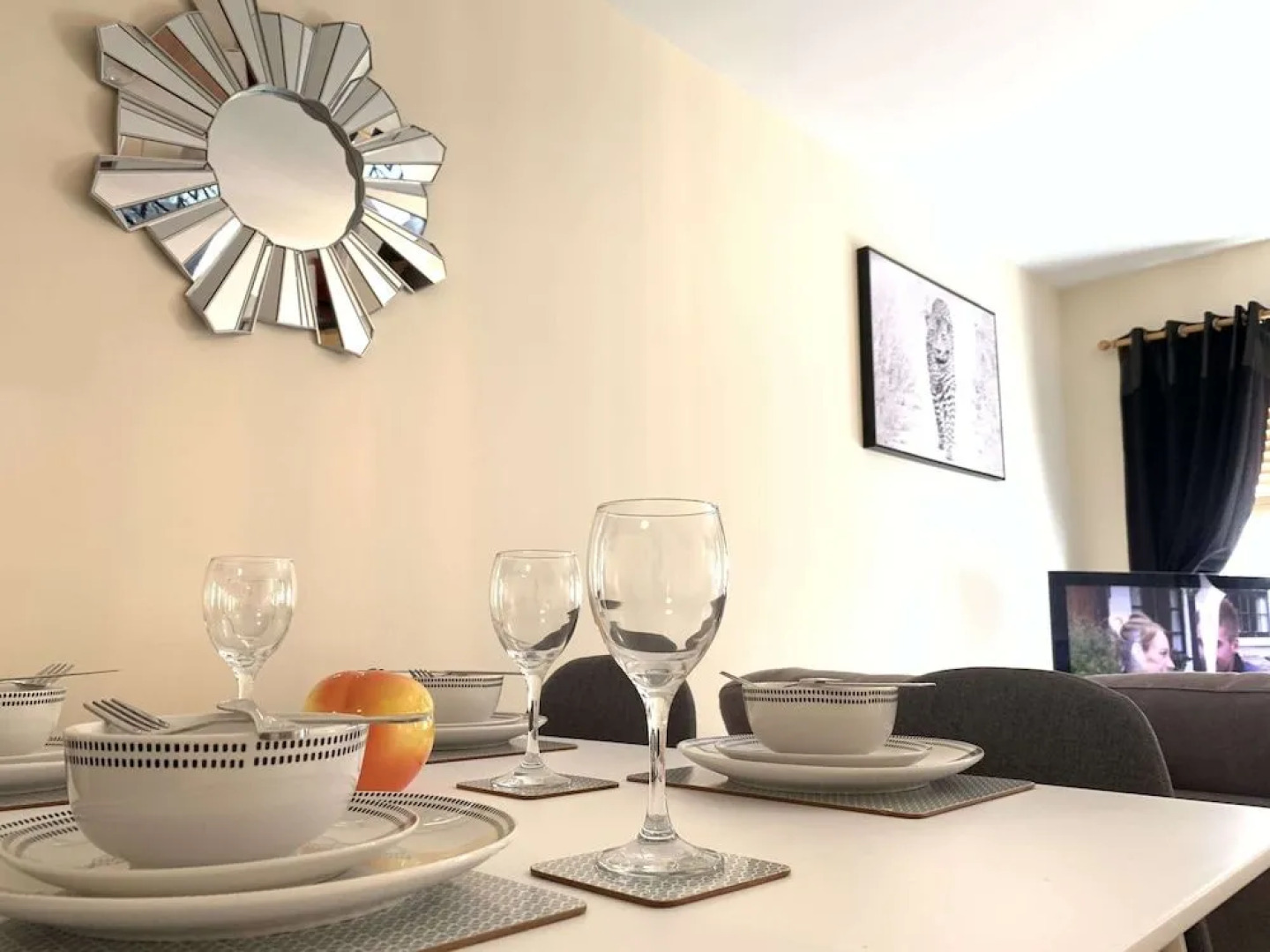 Grand Central, Melton Court