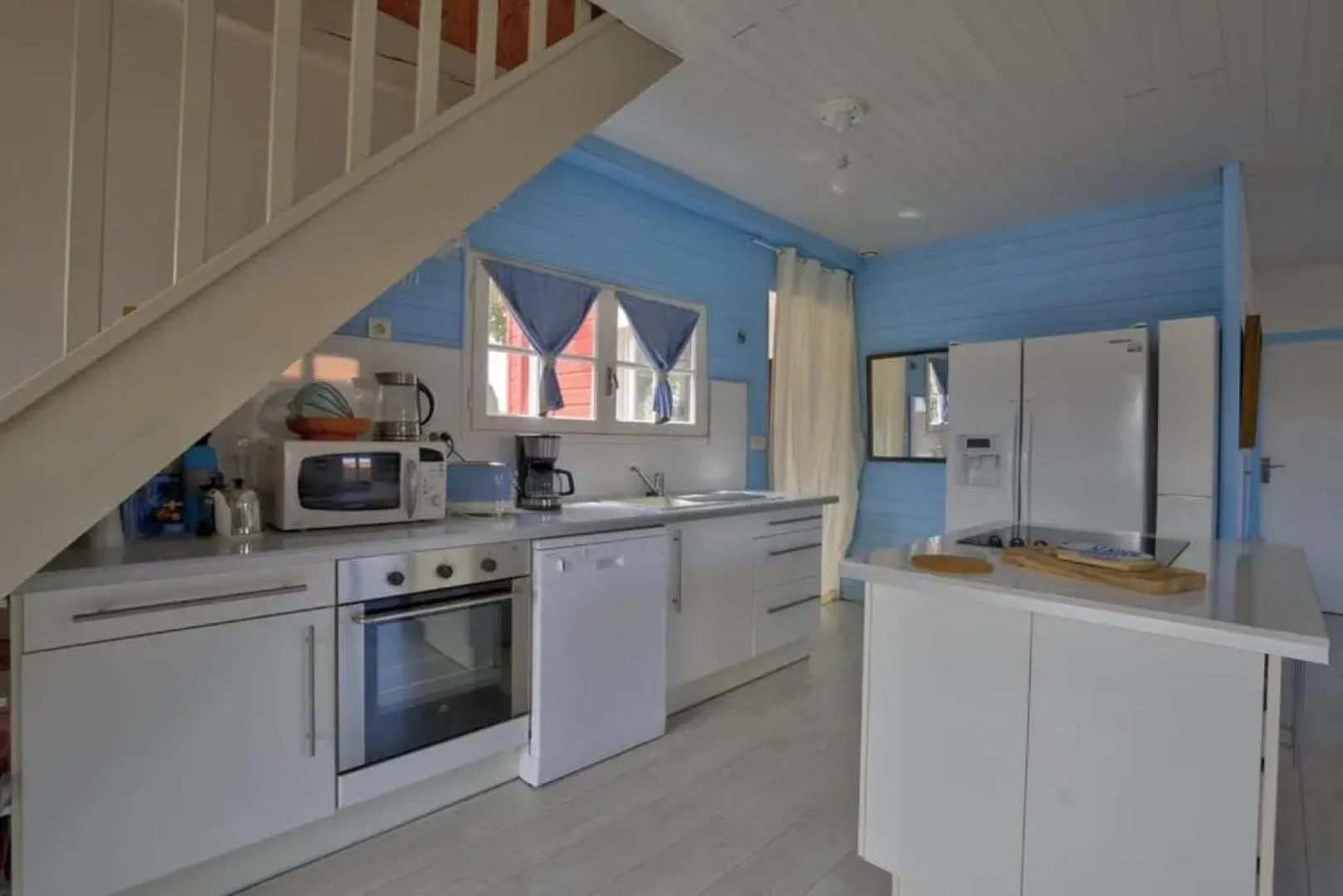 Maison du sentier du littoral et sa piscine naturelle