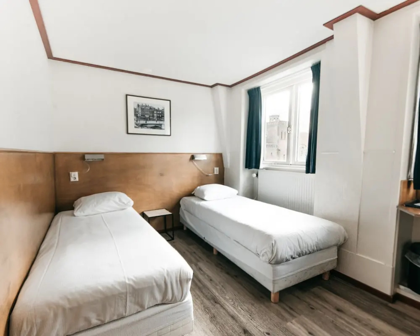 The Leicester Arms Hotel