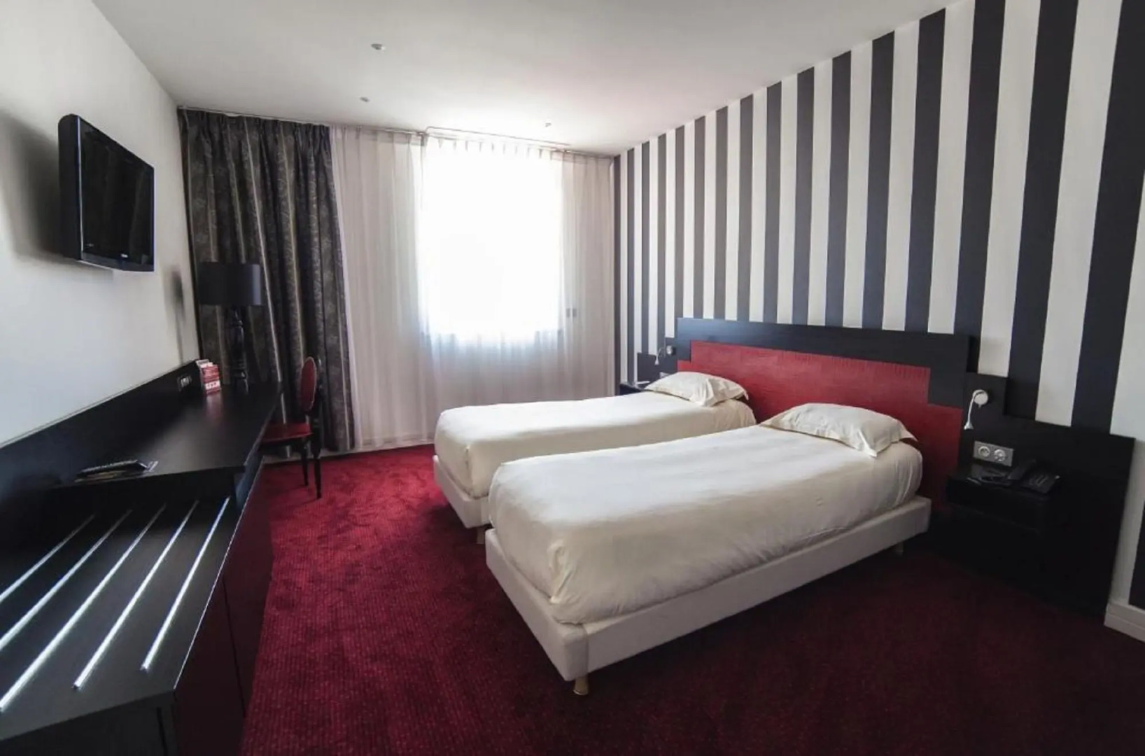 The Originals Boutique, La Maison Rouge