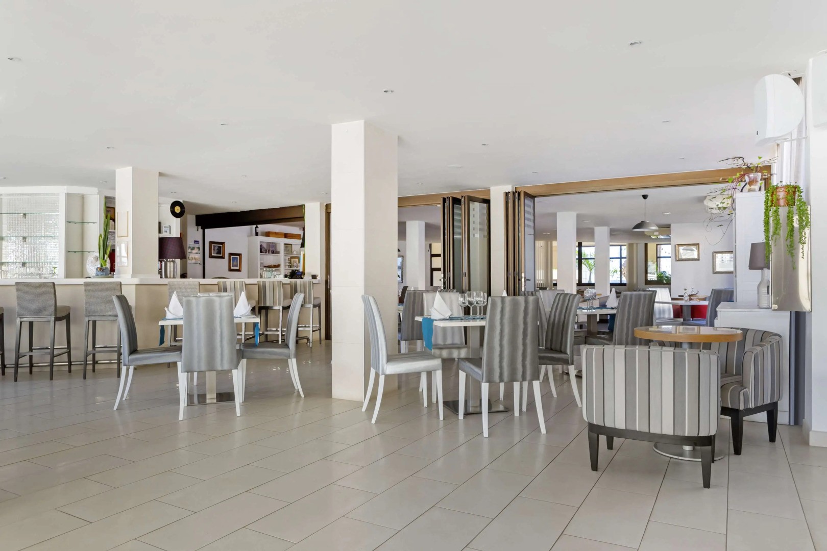 Royal Sunset Beach Club