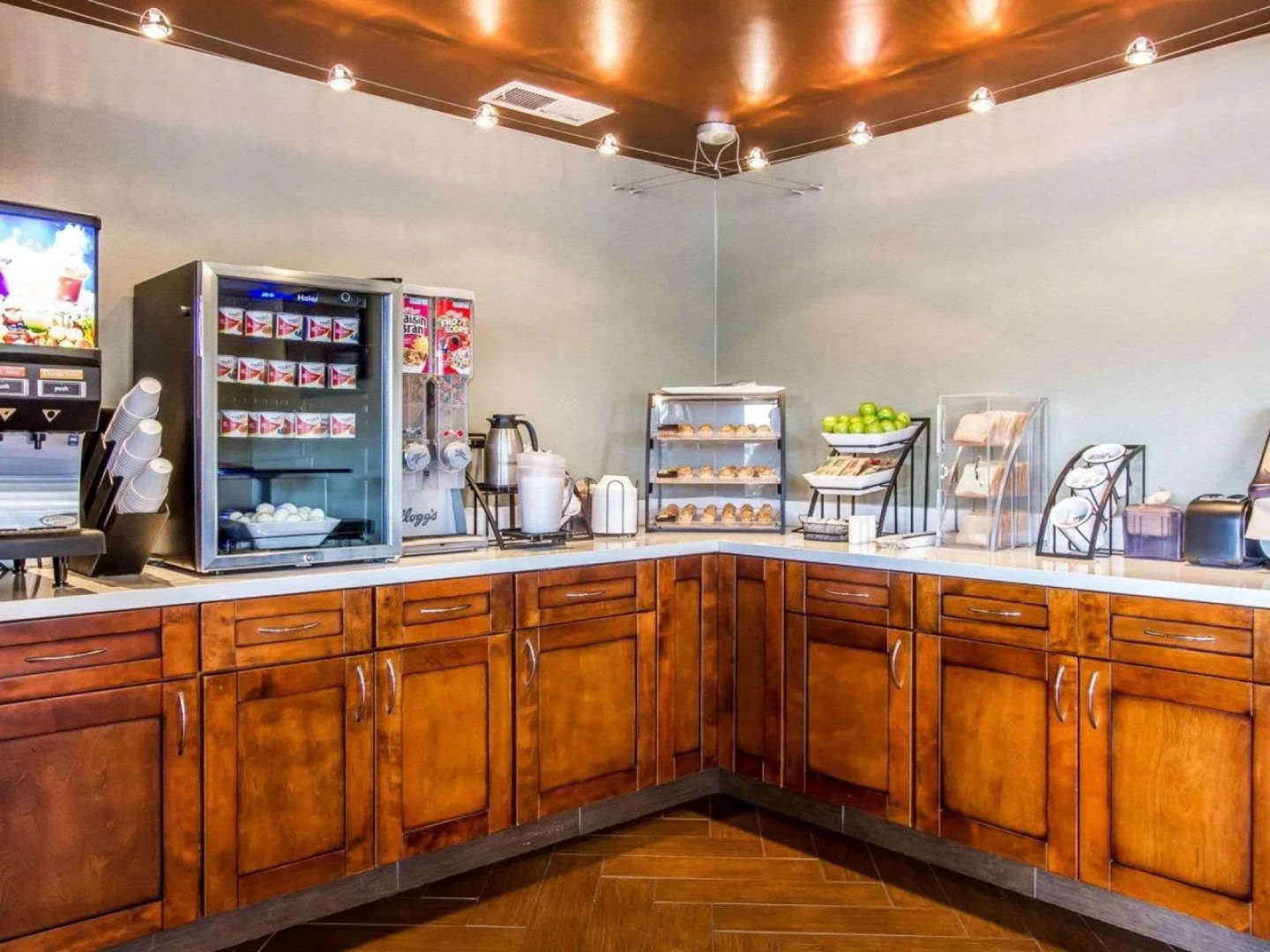 Econo Lodge University