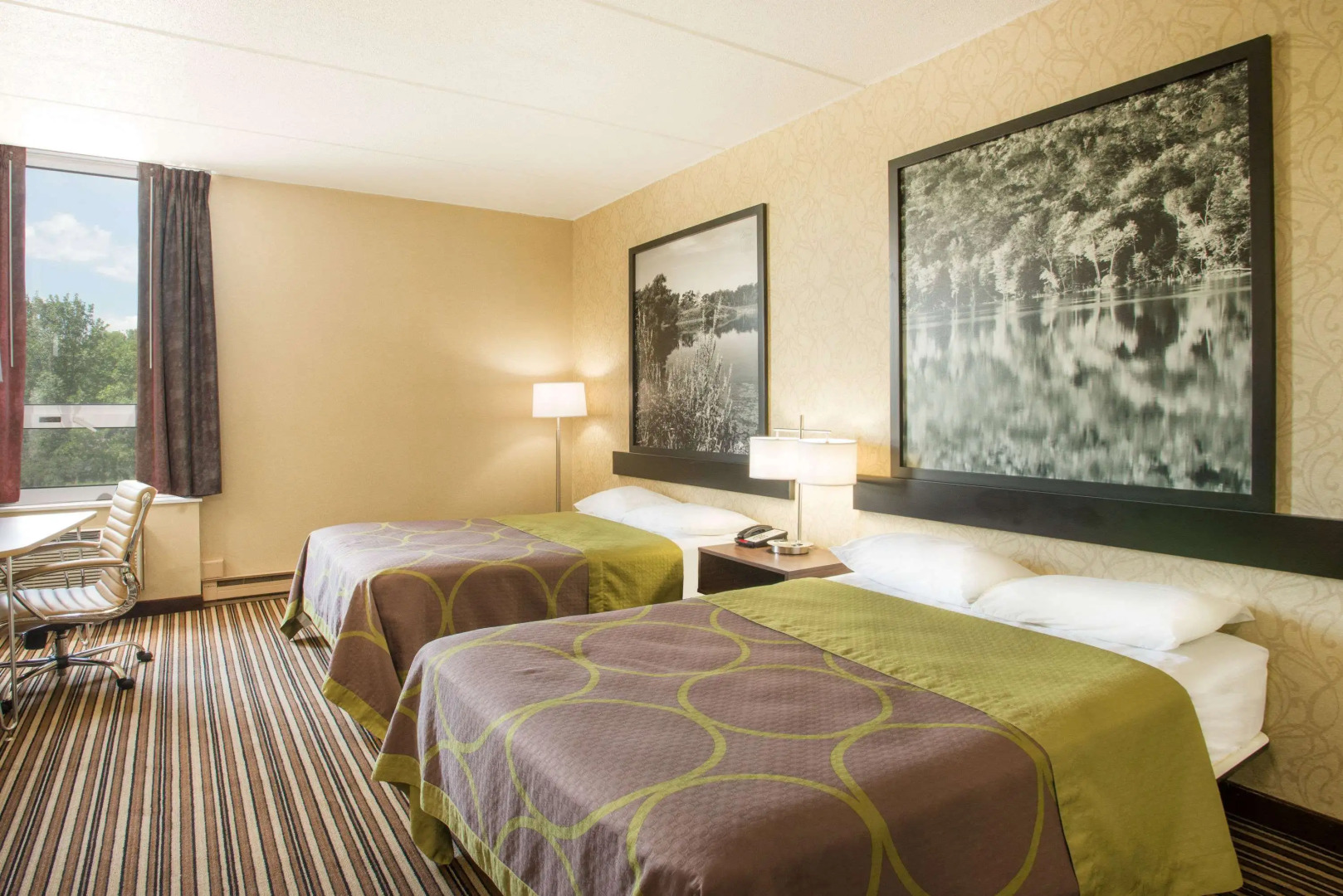 Super 8 by Wyndham Plattsburgh