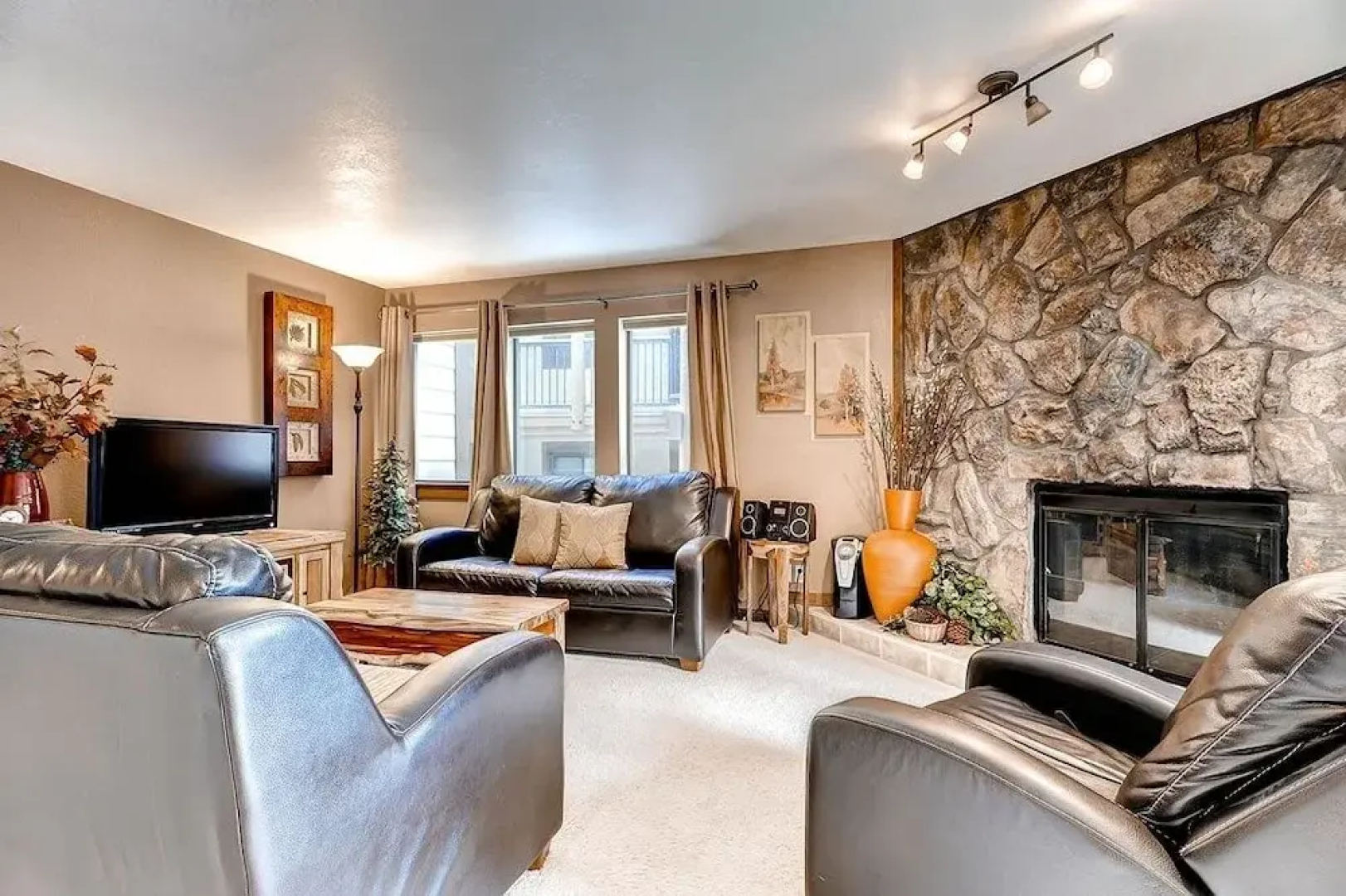 Park Place 101c 2 Bedroom Condo by RedAwning