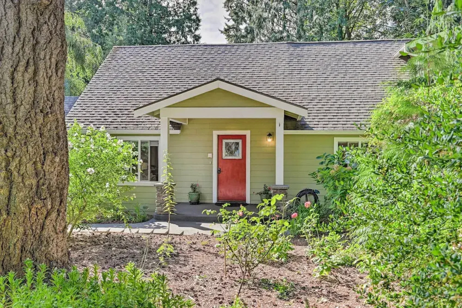 Family-friendly Kirkland Home ~ 1 Mi to Downtown