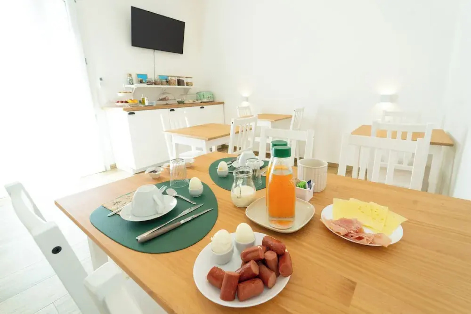 Velis - art & hospitality