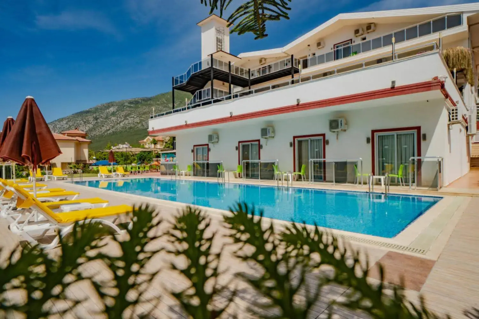 Sunshine Holiday Resort