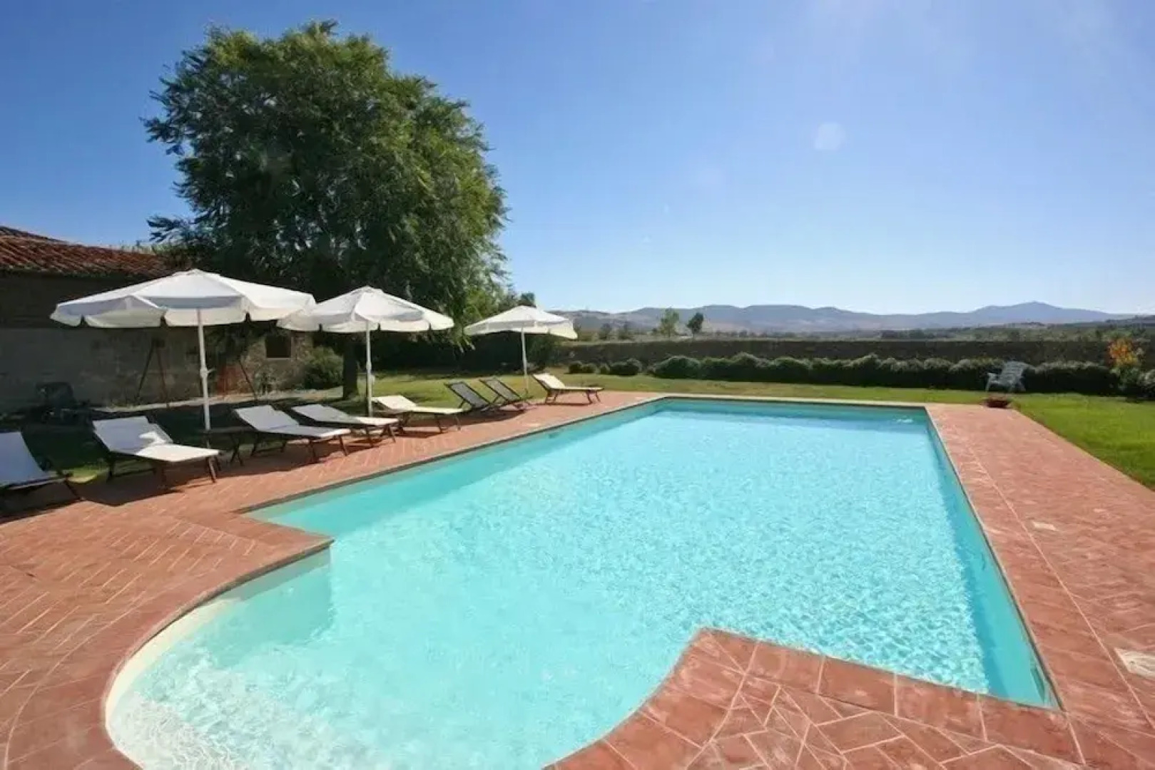 Spacious Farmhouse in Pienza with Swimming Pool