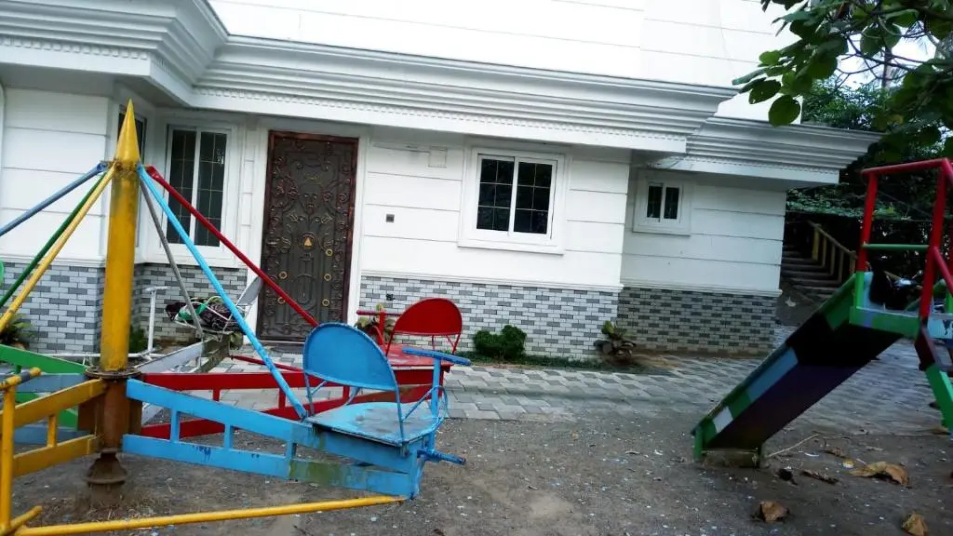 Jinan palace out house