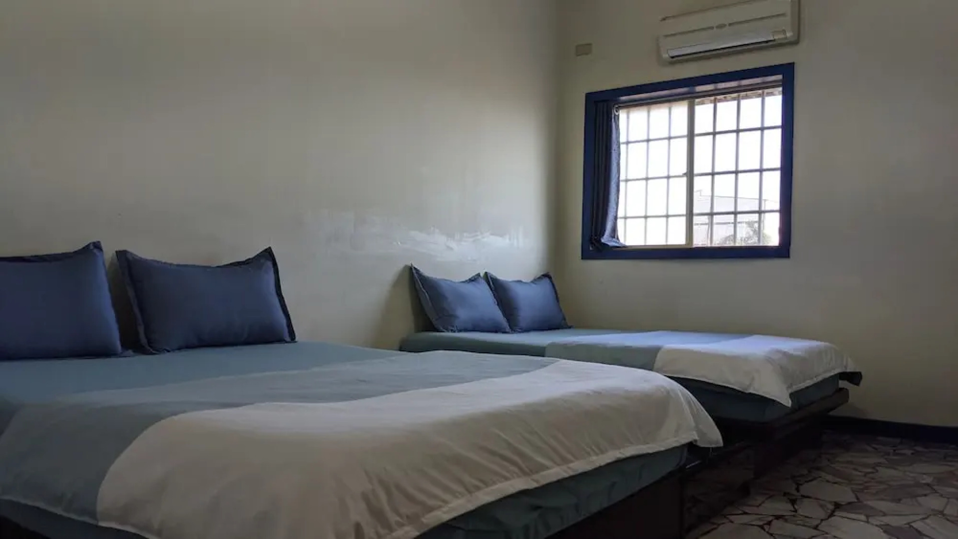 The Lodge for Cyclists - Hostel