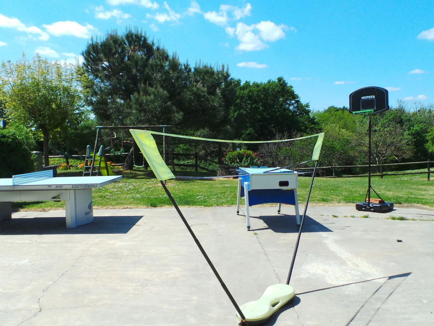 Renovated Dovecot With Pool, in the Vineyards Near Bordeaux