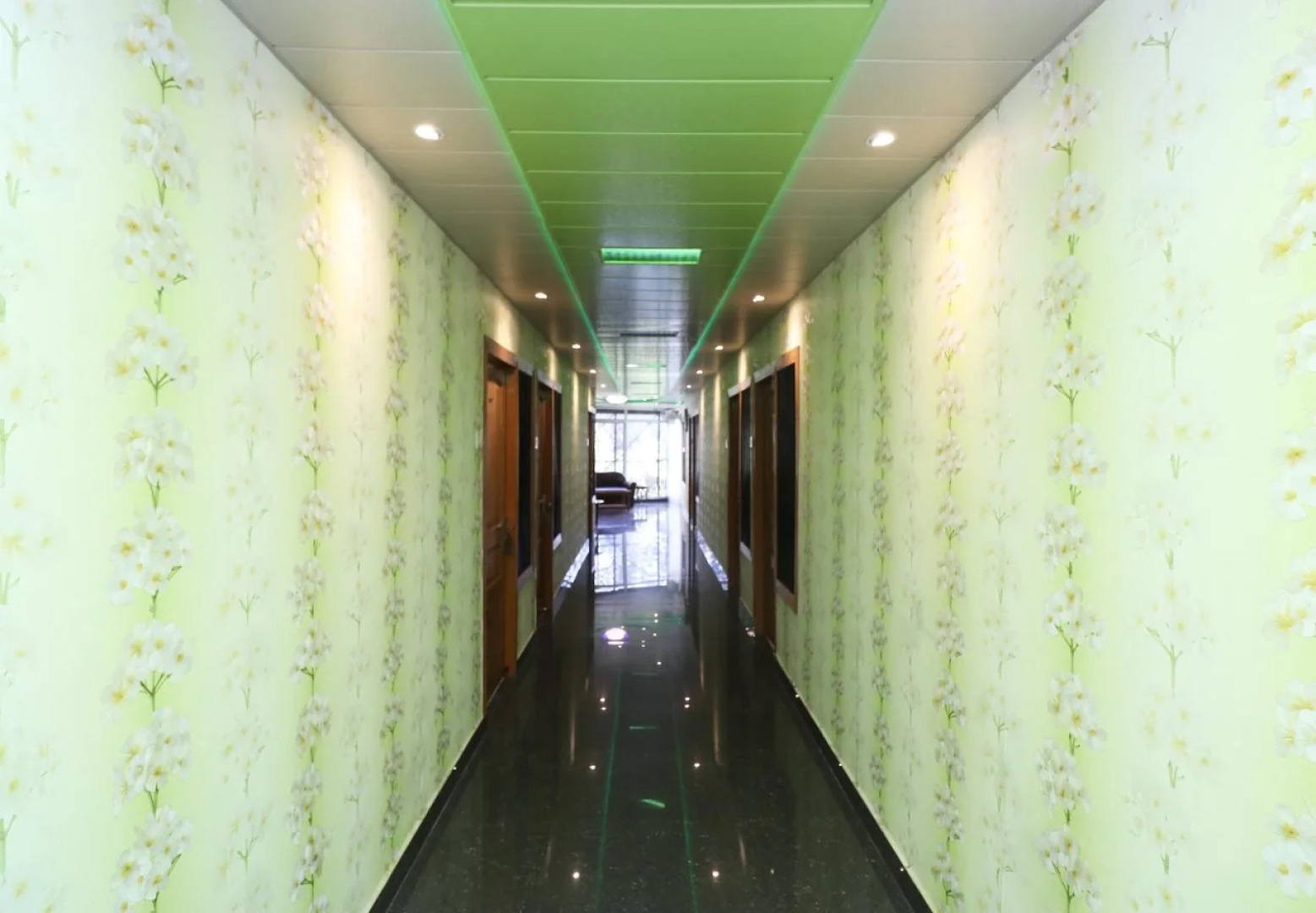 Mv Hotel By OYO Rooms