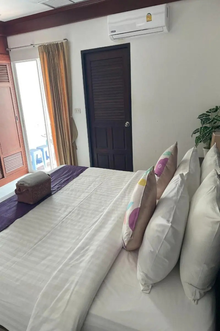 Aromdee @ Naithon Beach